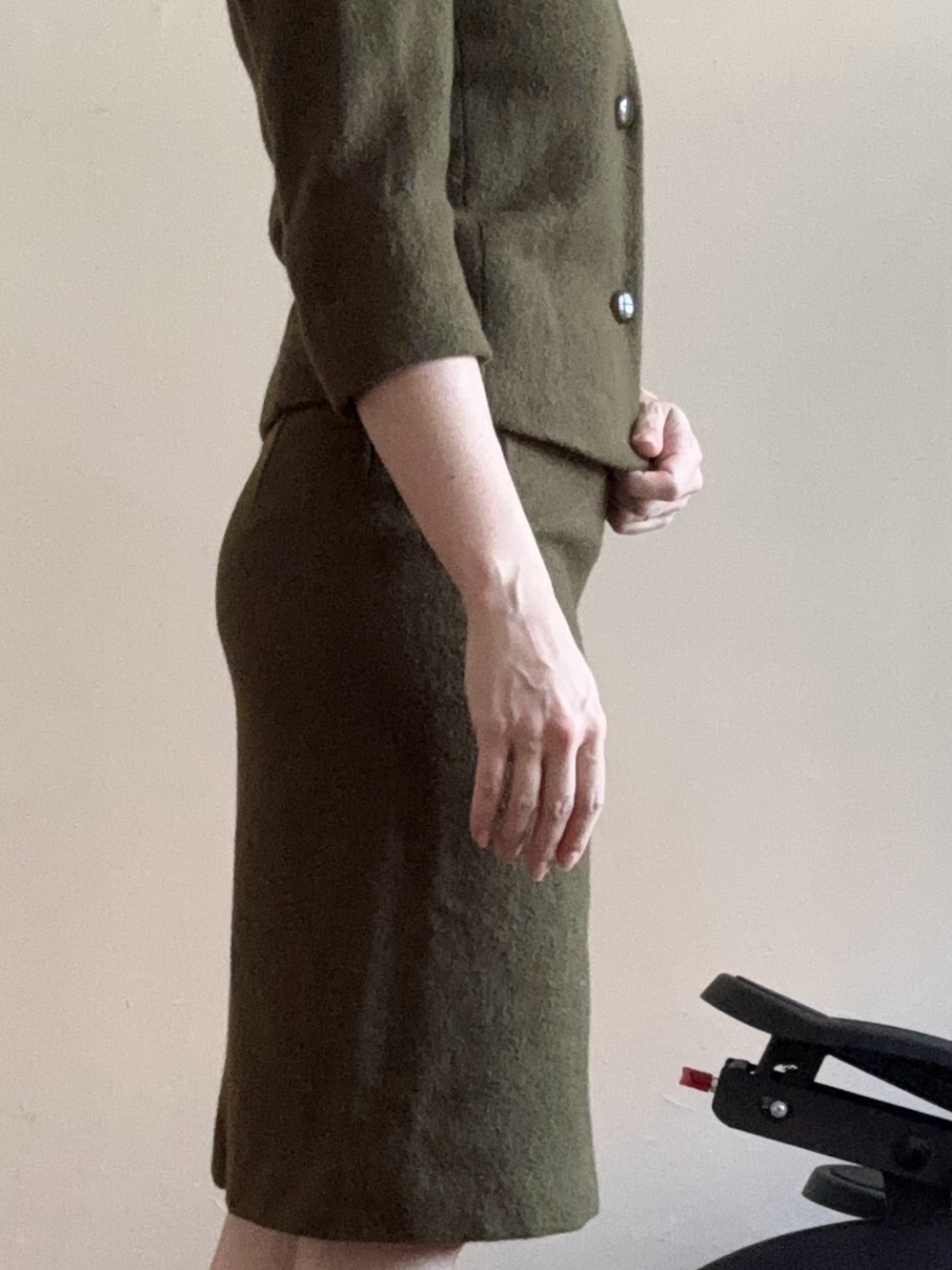 Jil Sander Olive Wool Cropped Blazer and Pencil Skirt Set - Picture 3 of 9